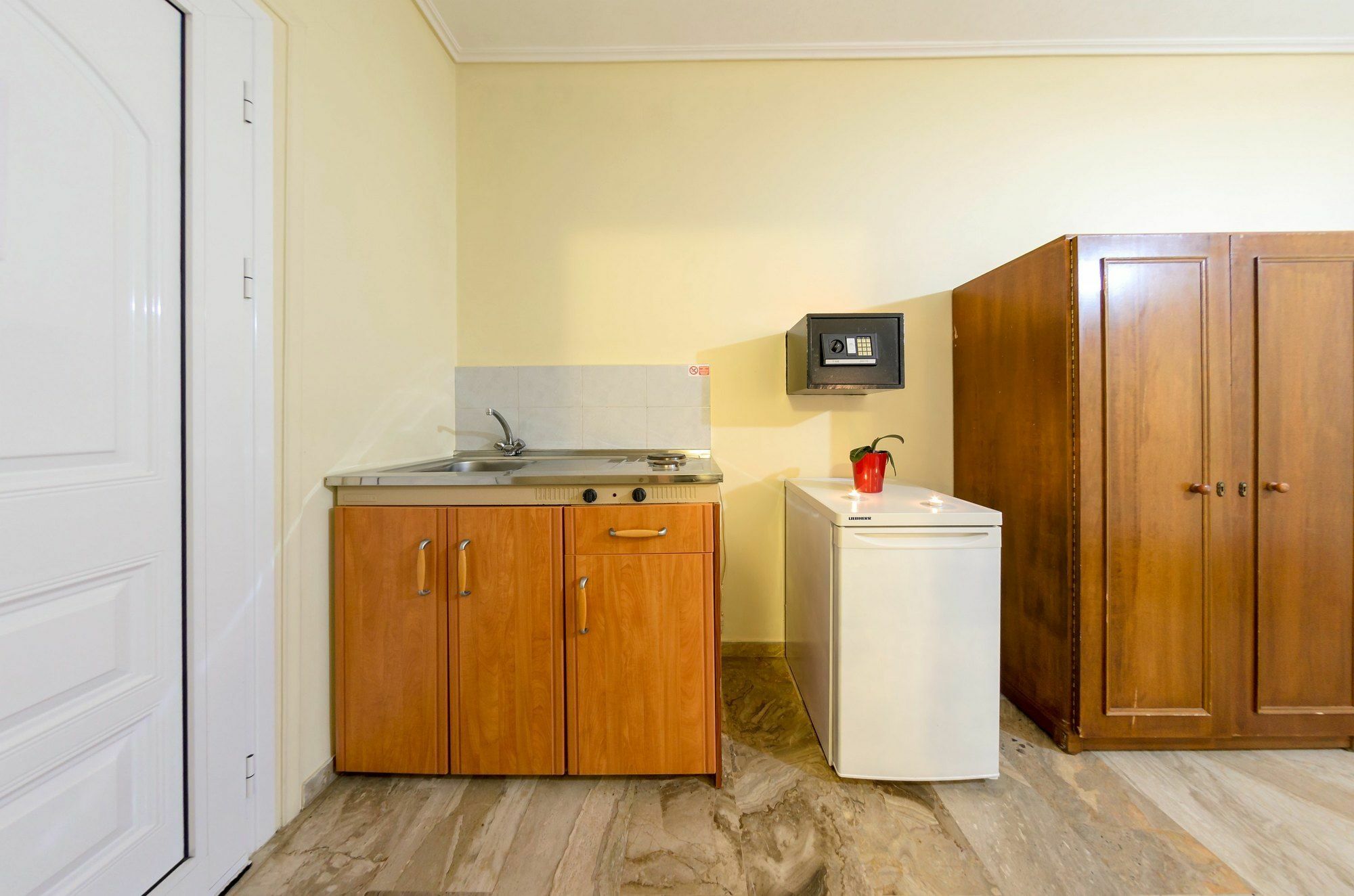 Borsalino Studios & Apartments Laganas Bagian luar foto